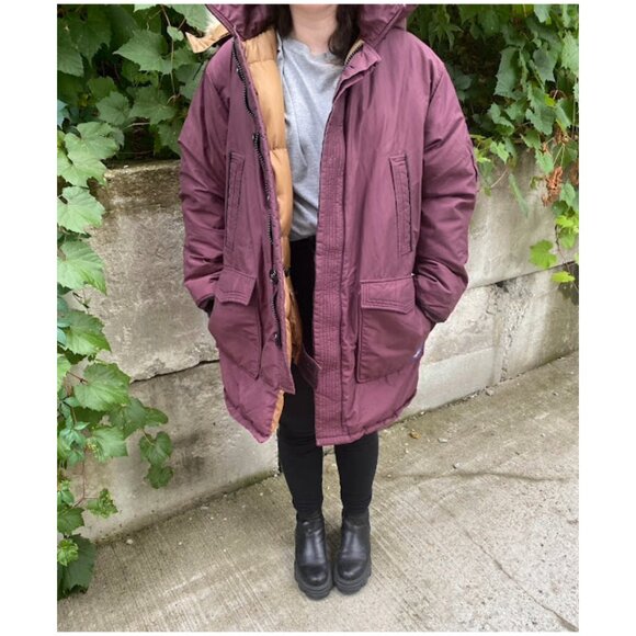 Vintage 90s oversized Snow Goose Canada Goose Down Winter Coat in Burgundy Fur - Picture 8 of 16